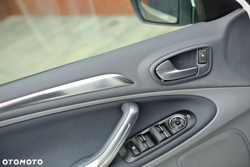 Ford S-Max 2.0 TDCi DPF Titanium X - 29