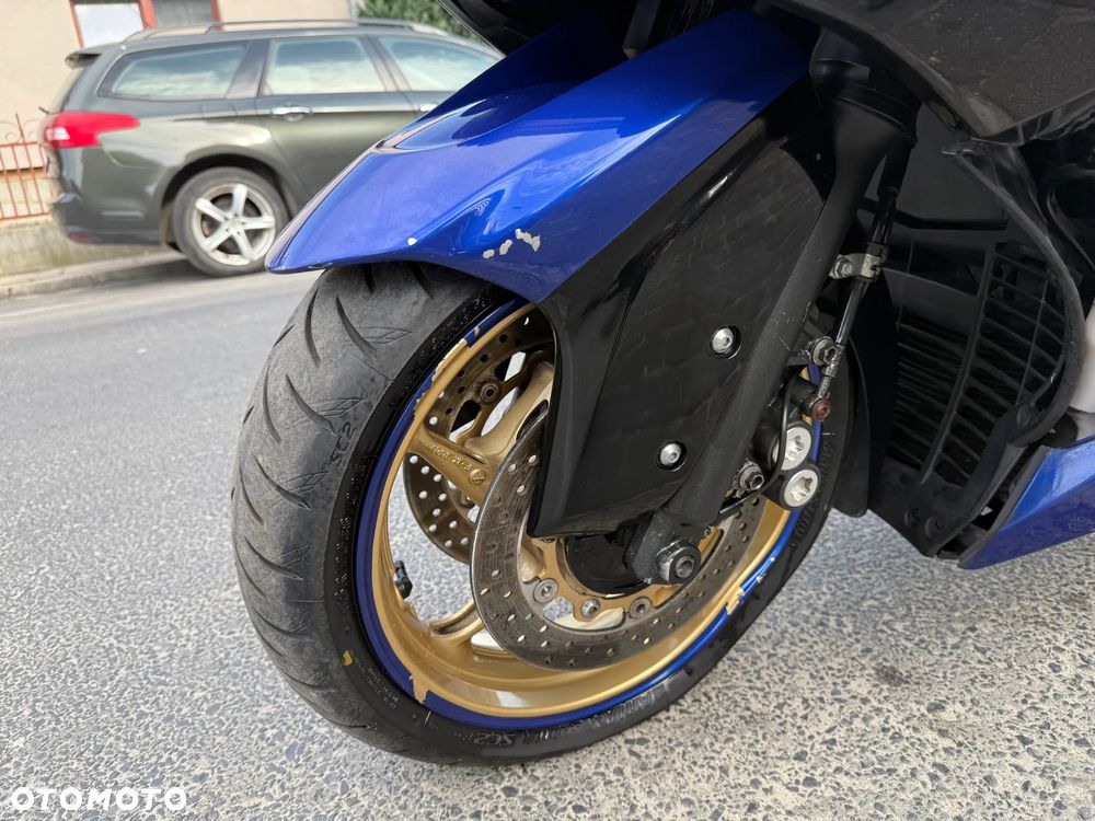 Yamaha Tmax - 18