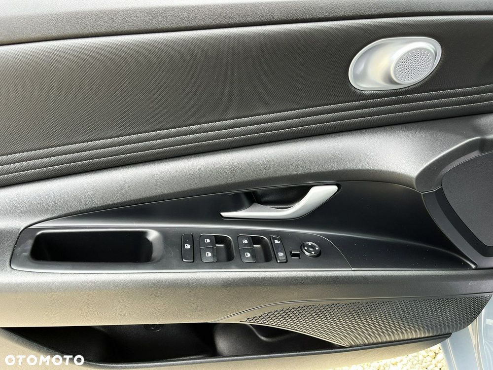 Hyundai Elantra 1.6 Smart CVT - 34