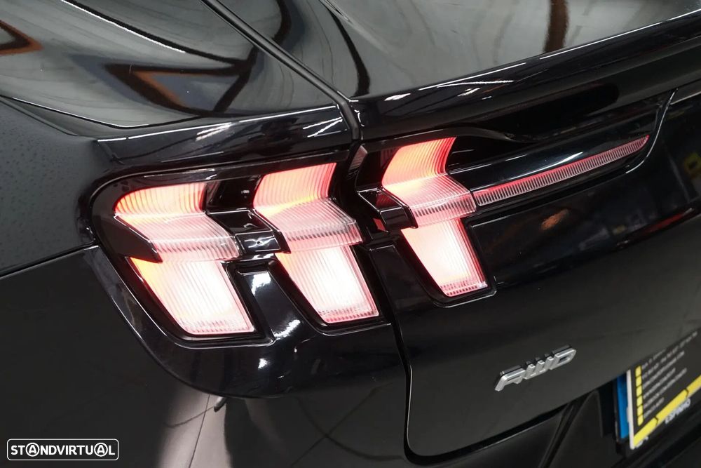 Ford Mustang Mach-E - 14