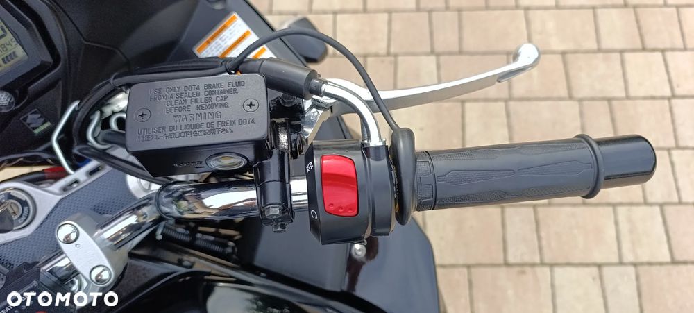 Suzuki GSX - 12