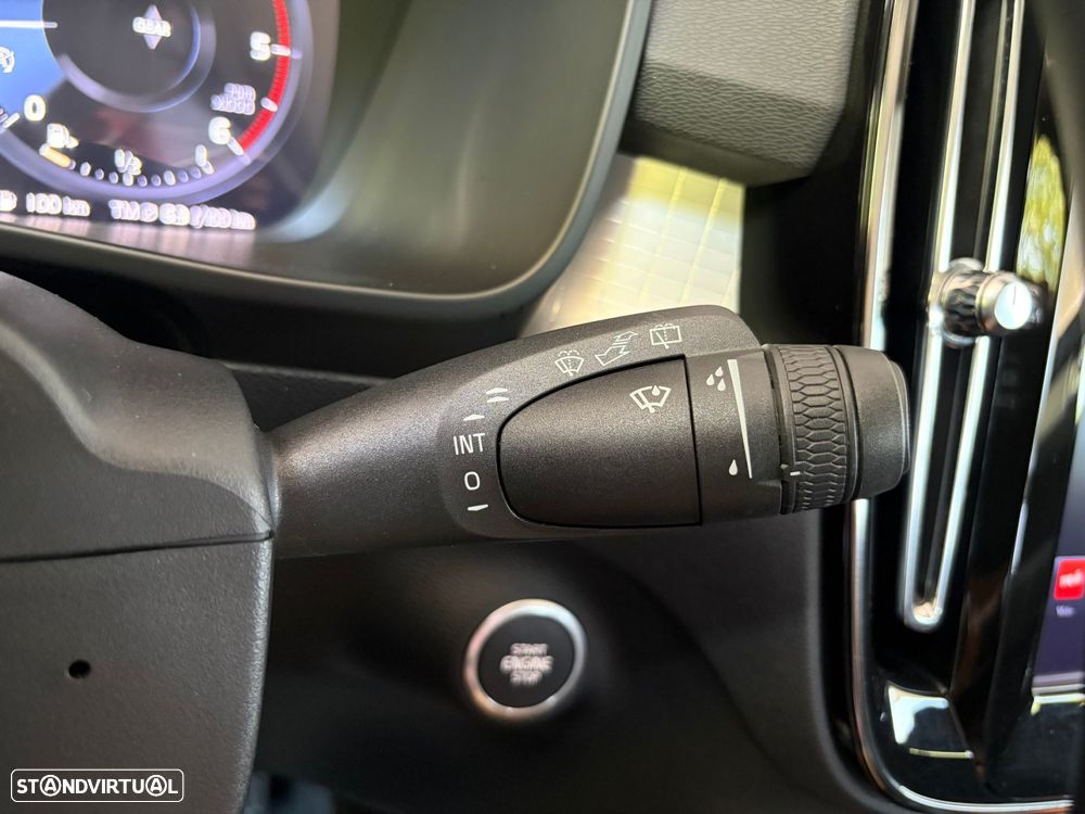 Volvo XC 40 2.0 D3 Momentum Plus - 17