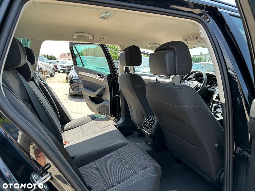 Volkswagen Passat Variant - 25