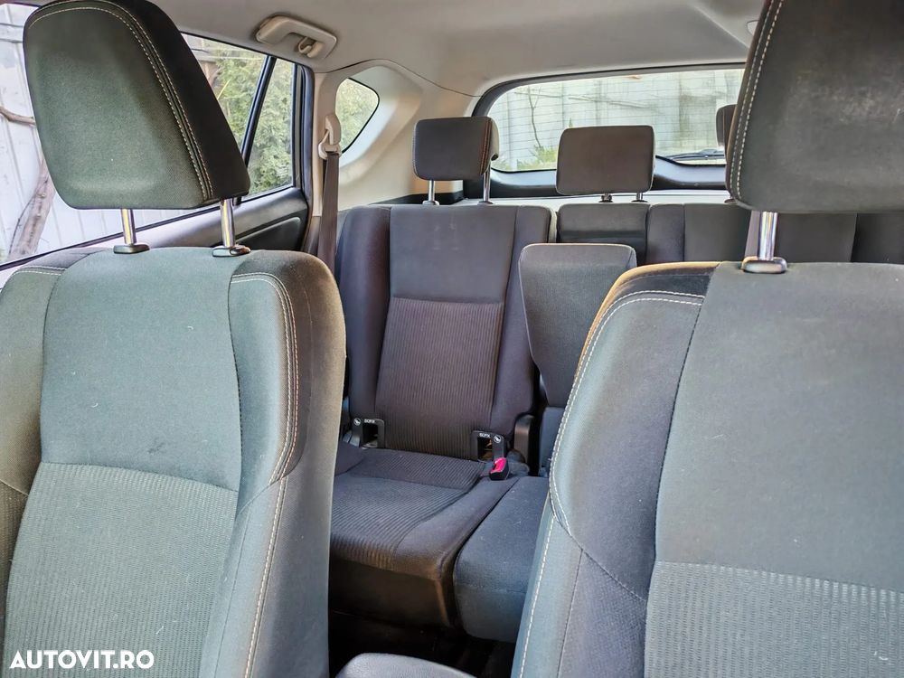 Toyota RAV4 2.2 D-4CAT 4WD Aut Luxury 18" - 4