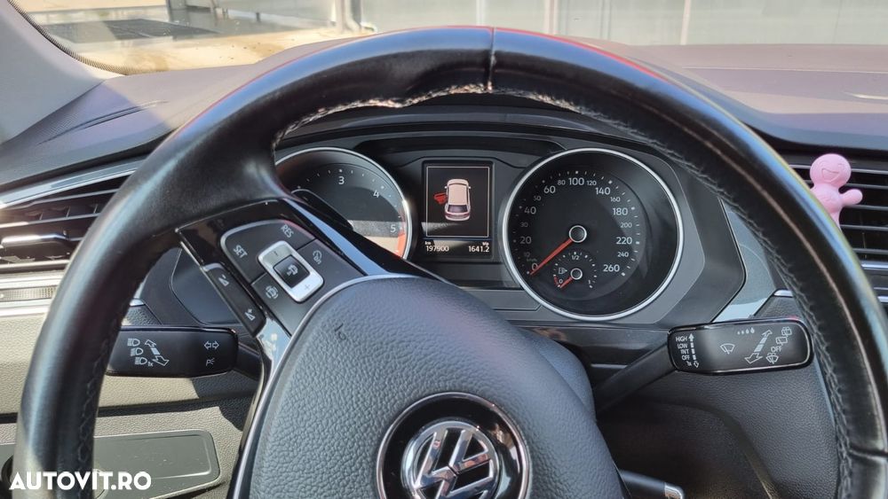 Volkswagen Tiguan - 2