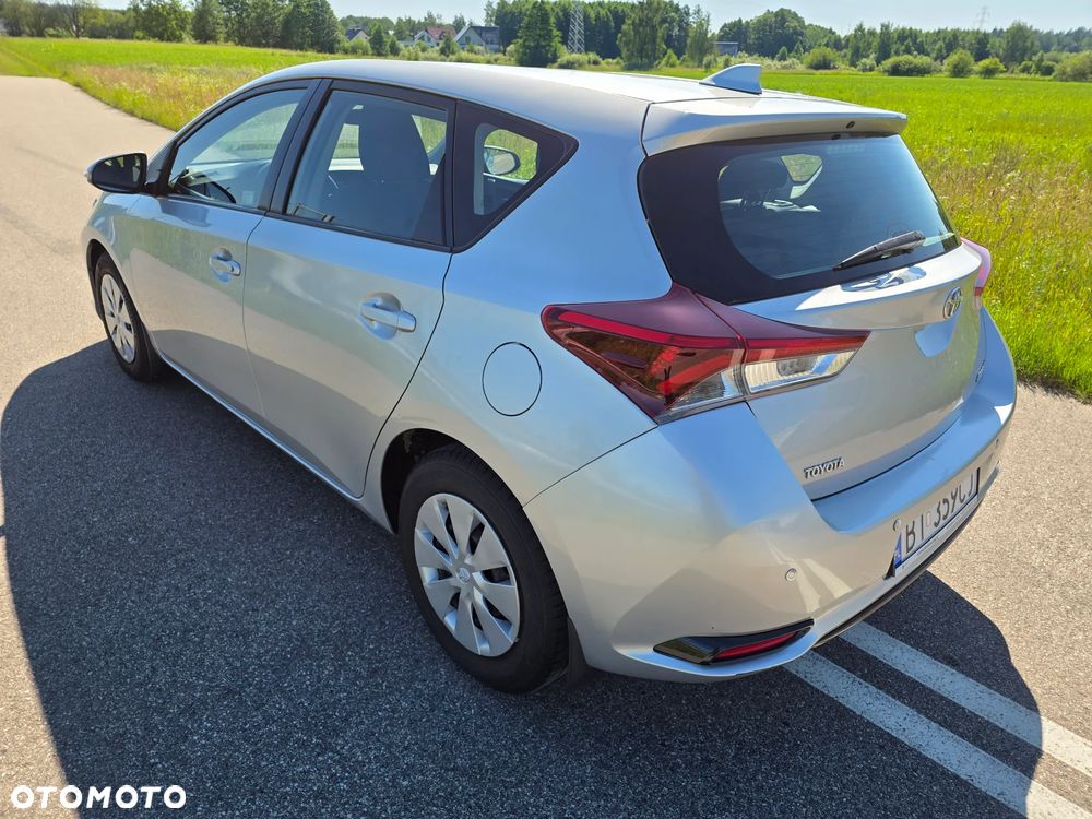 Toyota Auris 1.33 VVT-i Active - 11