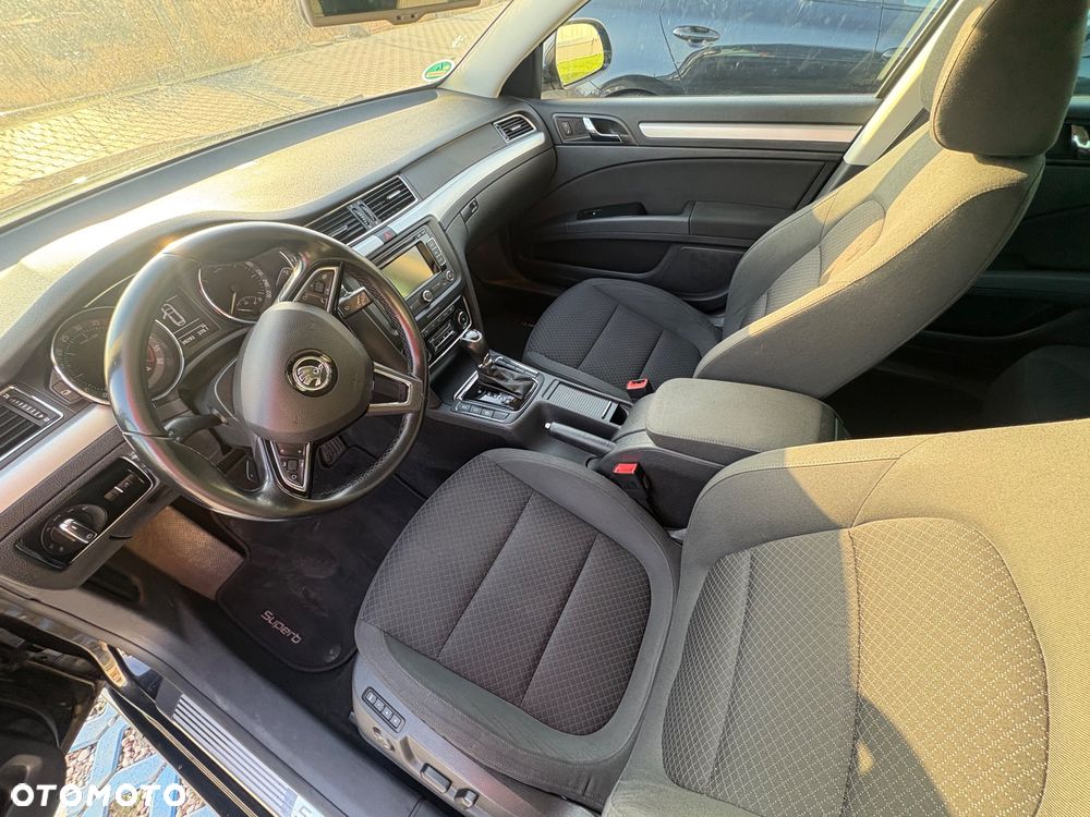 Skoda Superb 2.0 TDI Green tec DSG Elegance - 9