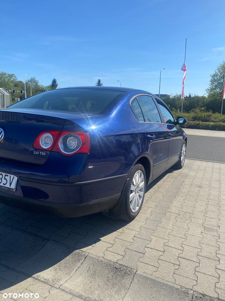 Volkswagen Passat 2.0 TDI Highline - 4