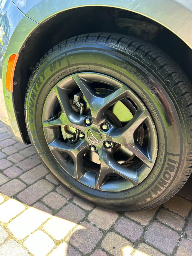 Chrysler Pacifica - 21