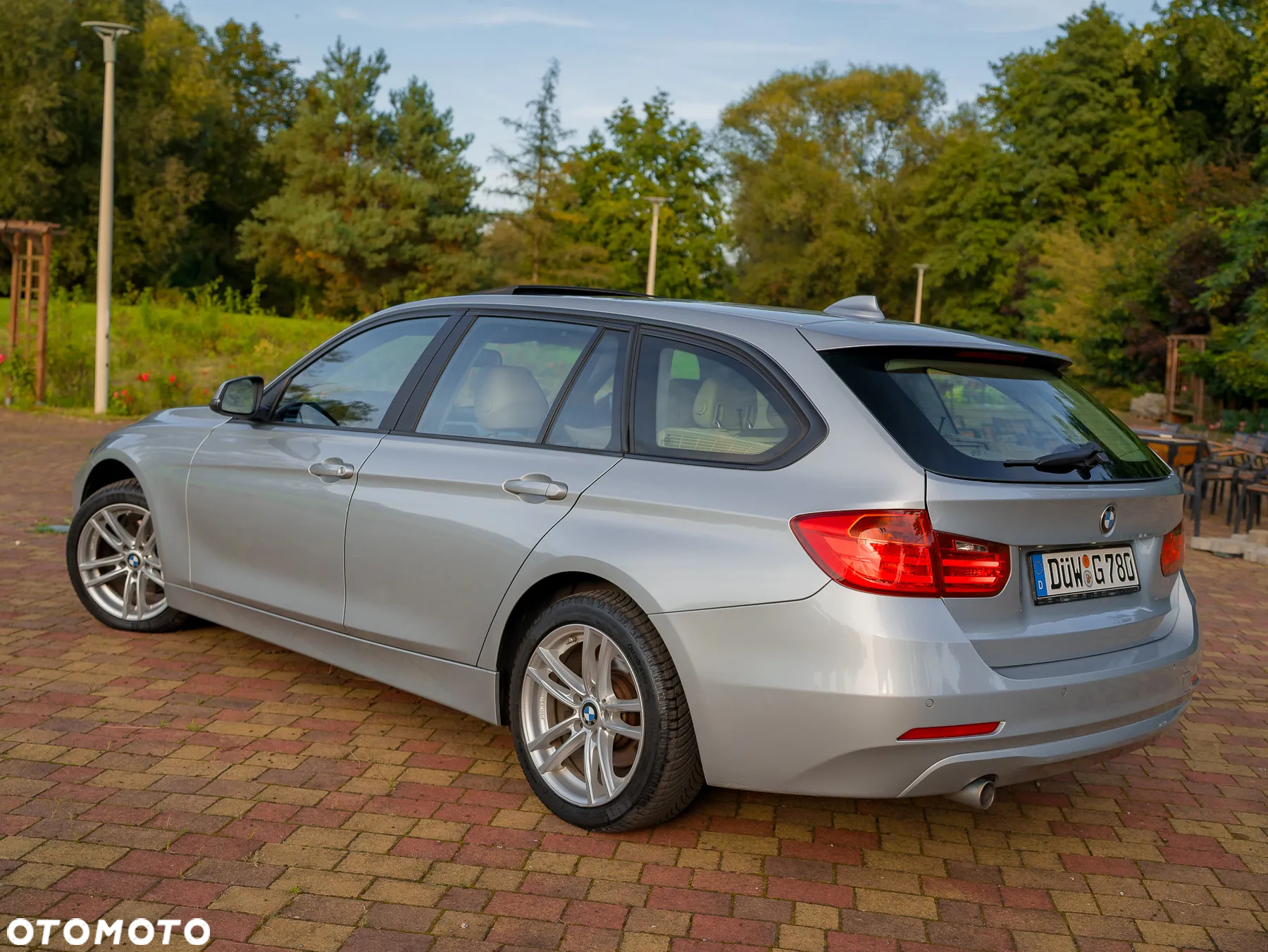 BMW Seria 3 318d xDrive Touring - 15