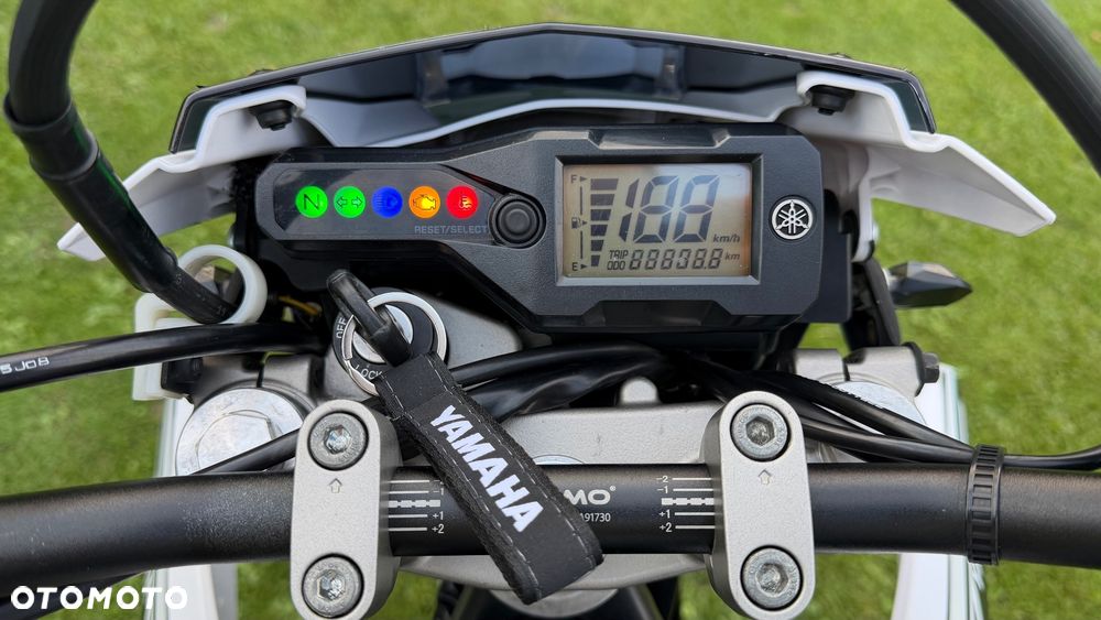 Yamaha WR - 8