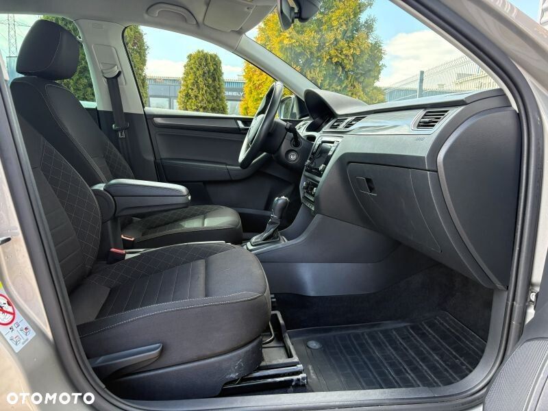 Skoda RAPID 1.0 TSI Style DSG - 12