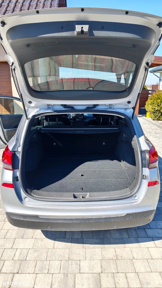 Hyundai i30 1.5 DPI Classic + - 8