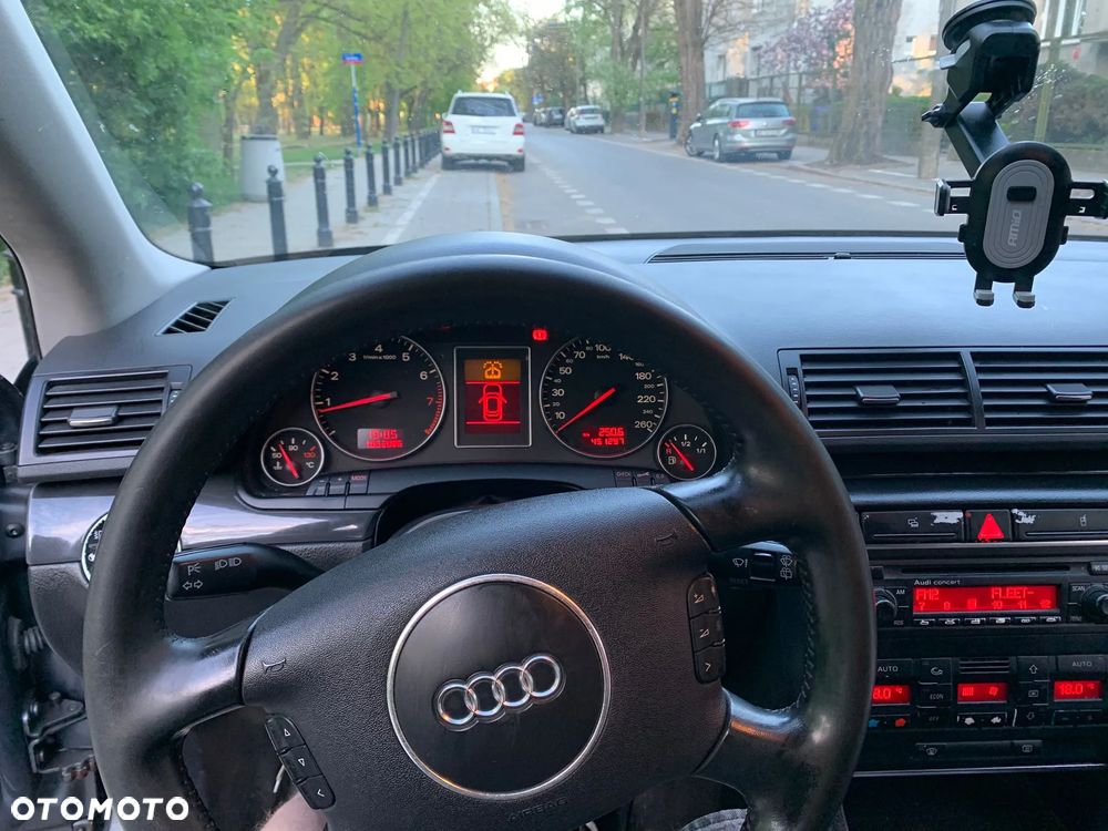 Audi A4 Avant 1.8 - 5
