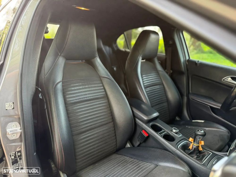 Mercedes-Benz A 180 d AMG Line - 20