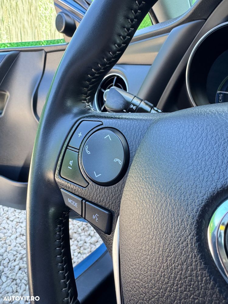 Toyota Auris 1.8 VVT-i Automatik Team Deutschland - 17
