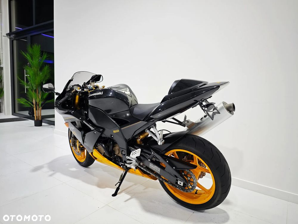 Kawasaki ZX - 16