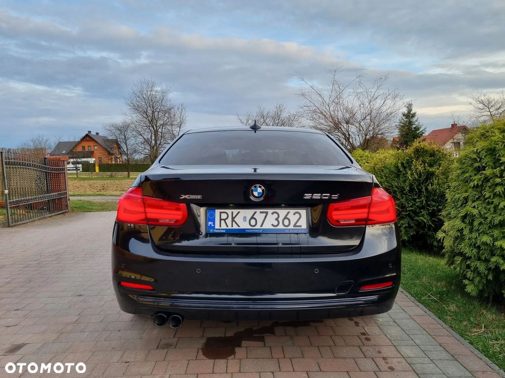 BMW Seria 3 320d xDrive Sport Line - 17