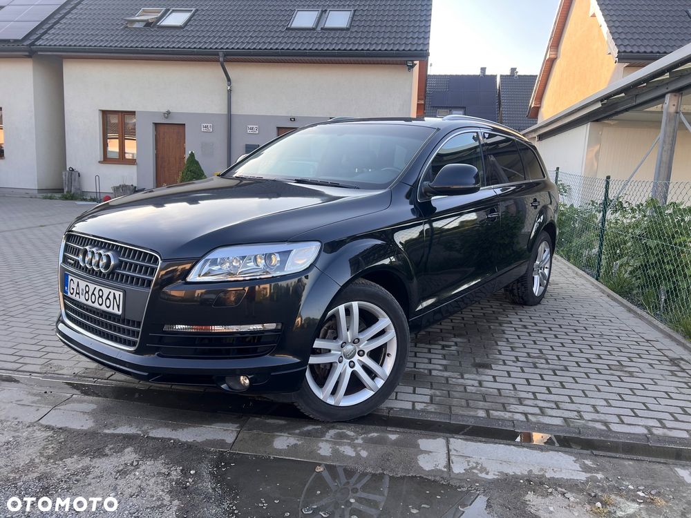 Audi Q7 - 1