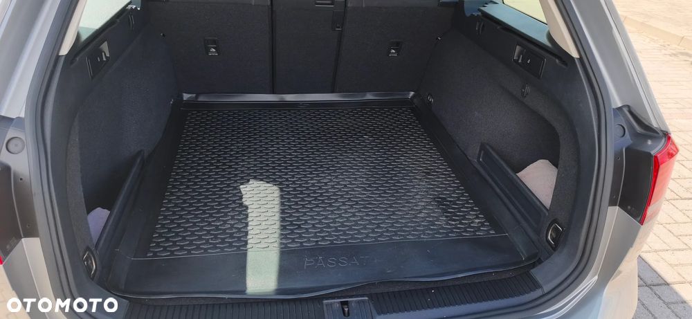 Volkswagen Passat 2.0 TDI SCR Comfortline - 10