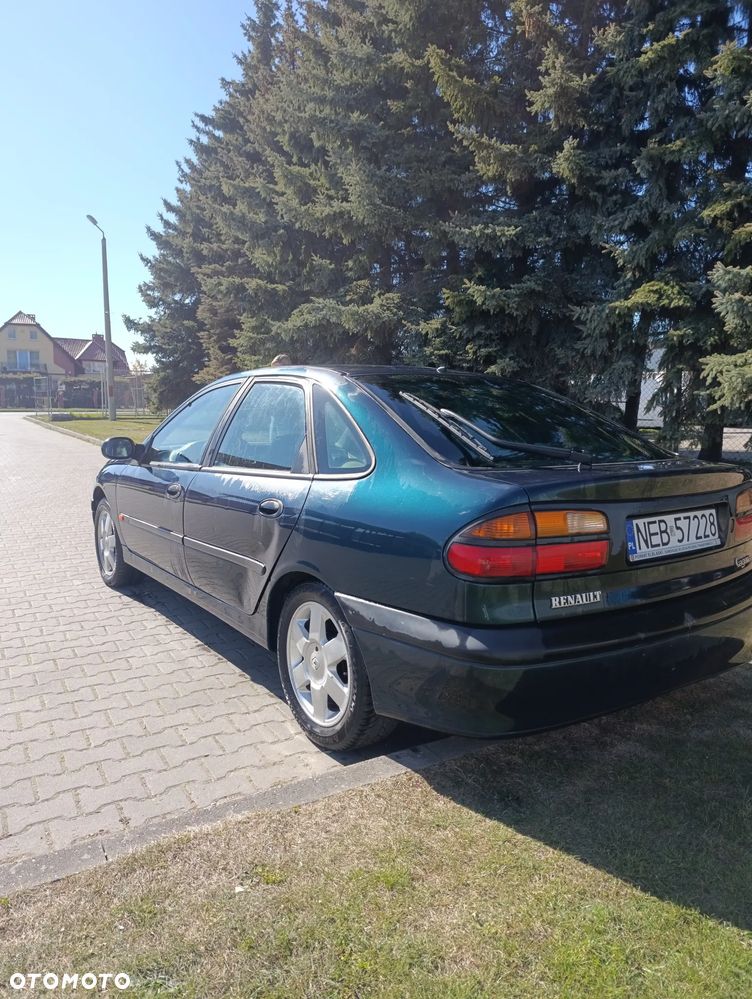 Renault Laguna - 5