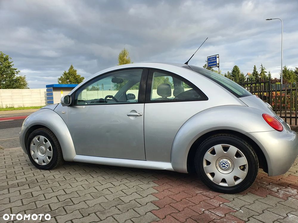 Volkswagen New Beetle - 9