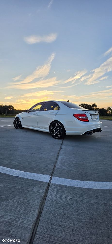 Mercedes-Benz Klasa C 63 AMG - 6