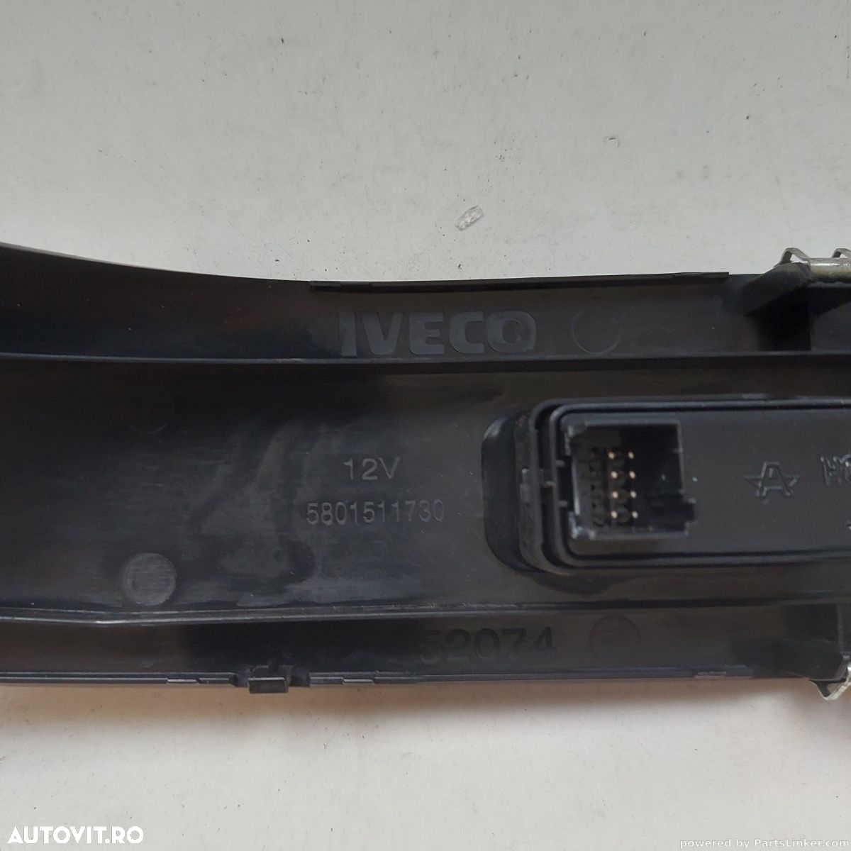 Comutator geam electric dreapta fata IVECO DAILY VI Bus 2014 - > 5801511730 - 2