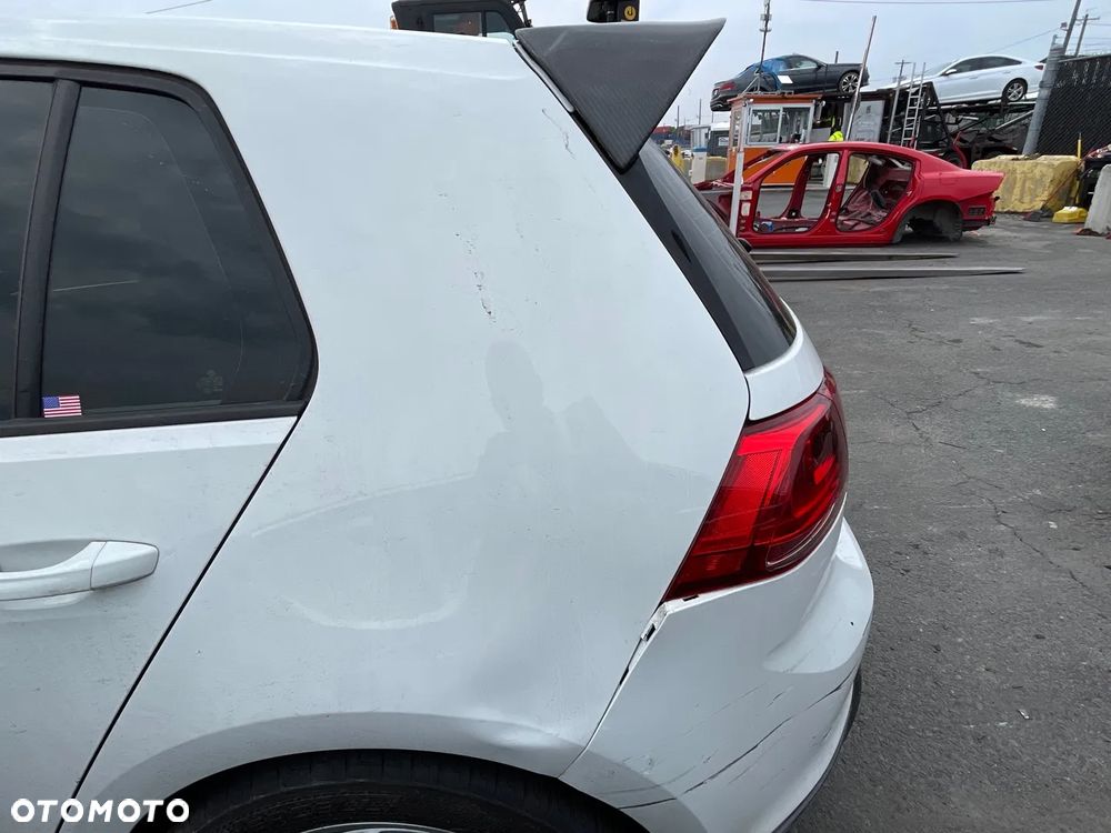 Volkswagen Golf - 33