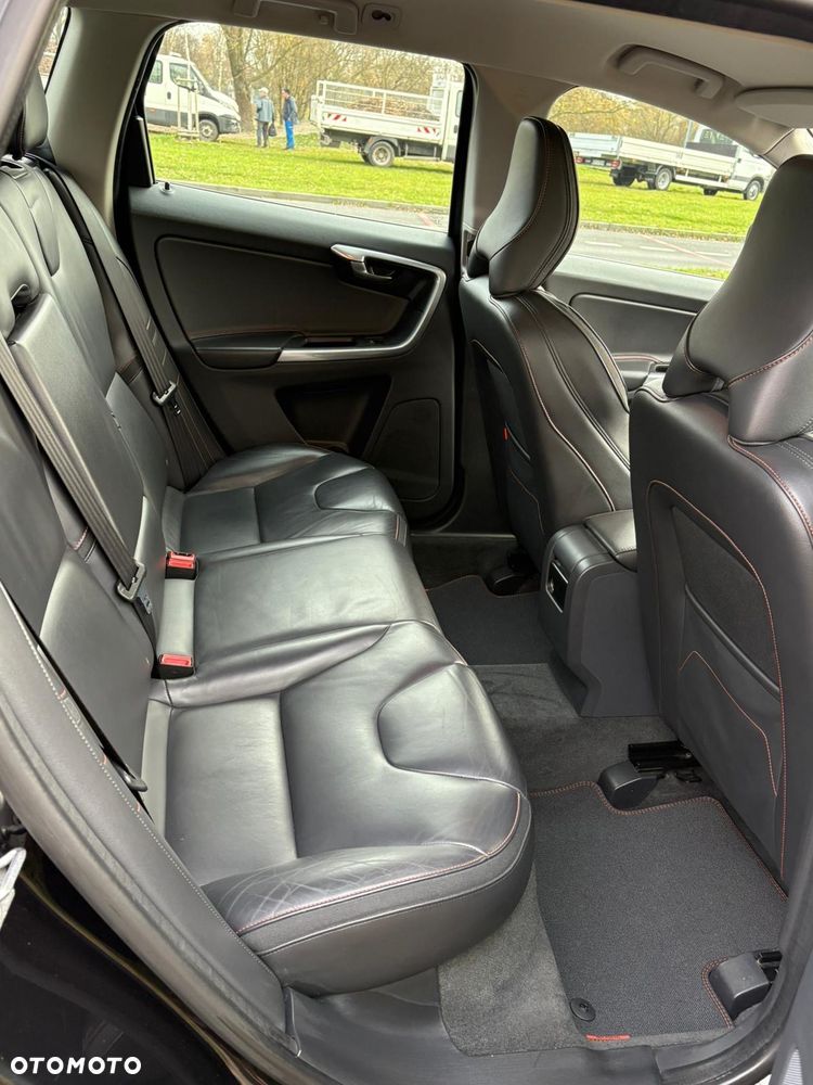 Volvo XC 60 D4 Drive-E Ocean Race - 5