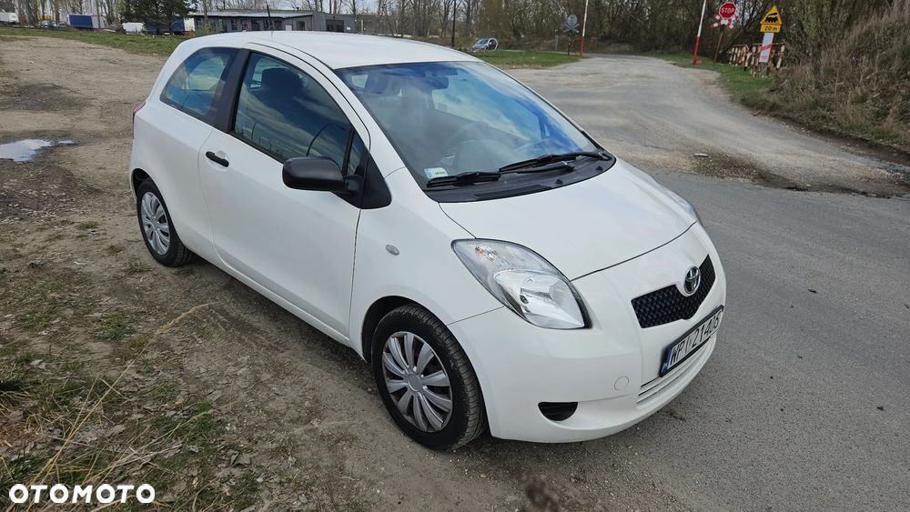 Toyota Yaris 1.3 Terra - 9