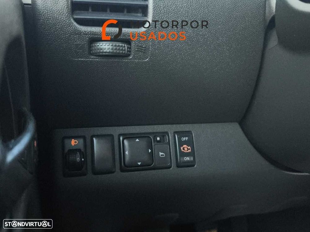 Nissan Navara 2.5 dCi CD LE - 21