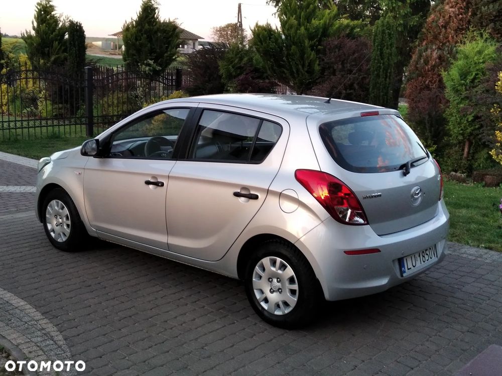 Hyundai i20 1.4 Comfort EU5 - 13