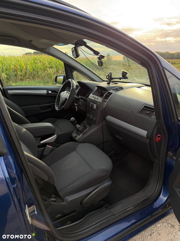 Opel Zafira 1.6 Enjoy - 10