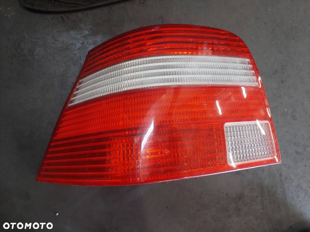 KOMPLETNY TYŁ KLAPA BAGAŻNIKA ZDERZAK TYŁ LAMPA VOLKSWAGEN GOLF IV LB5N - 2