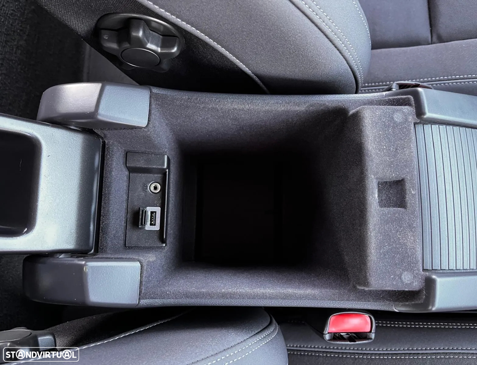 Volvo V60 1.6 D2 Momentum Eco Powershift - 32