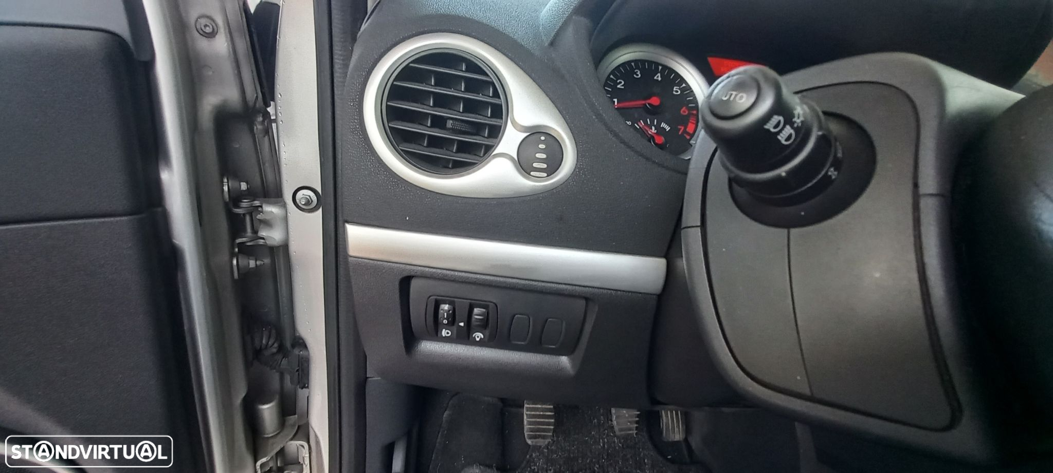 Renault Clio Break 1.2 16V Dynamique S - 7