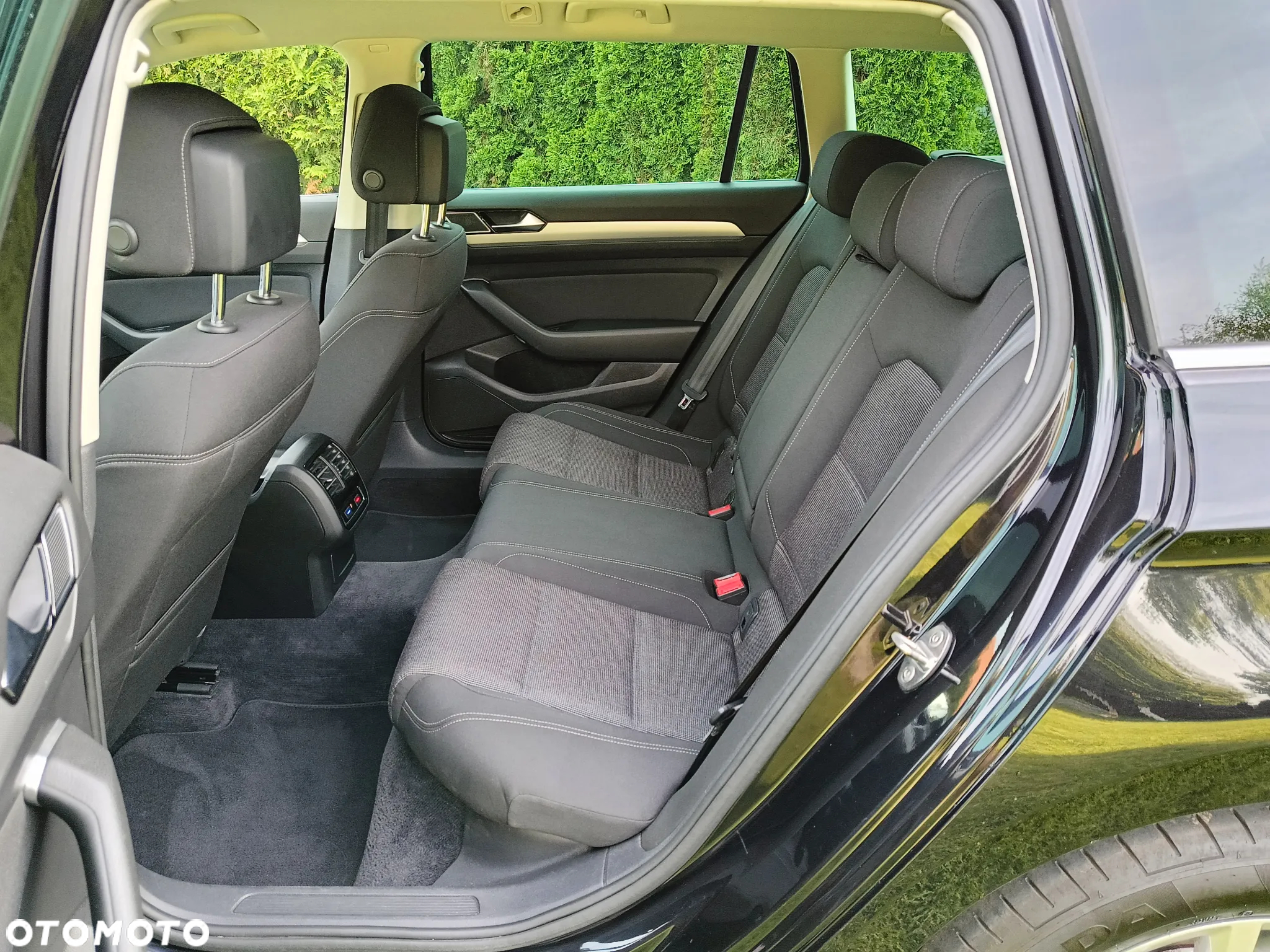 Volkswagen Passat Variant 2.0 TDI DSG (BlueMotion Technology) Highline - 25