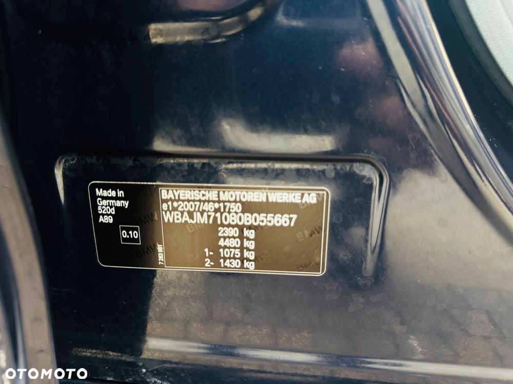 BMW Seria 5 520d Luxury Line sport - 27