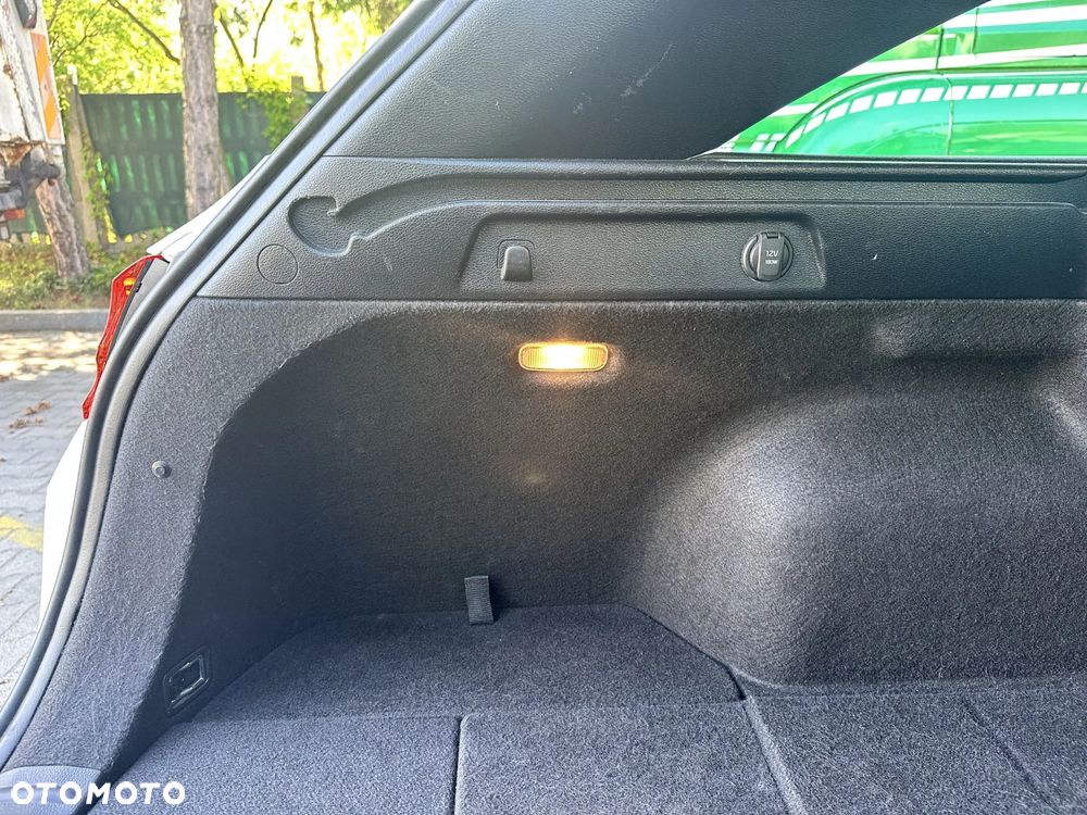 Kia Ceed - 13