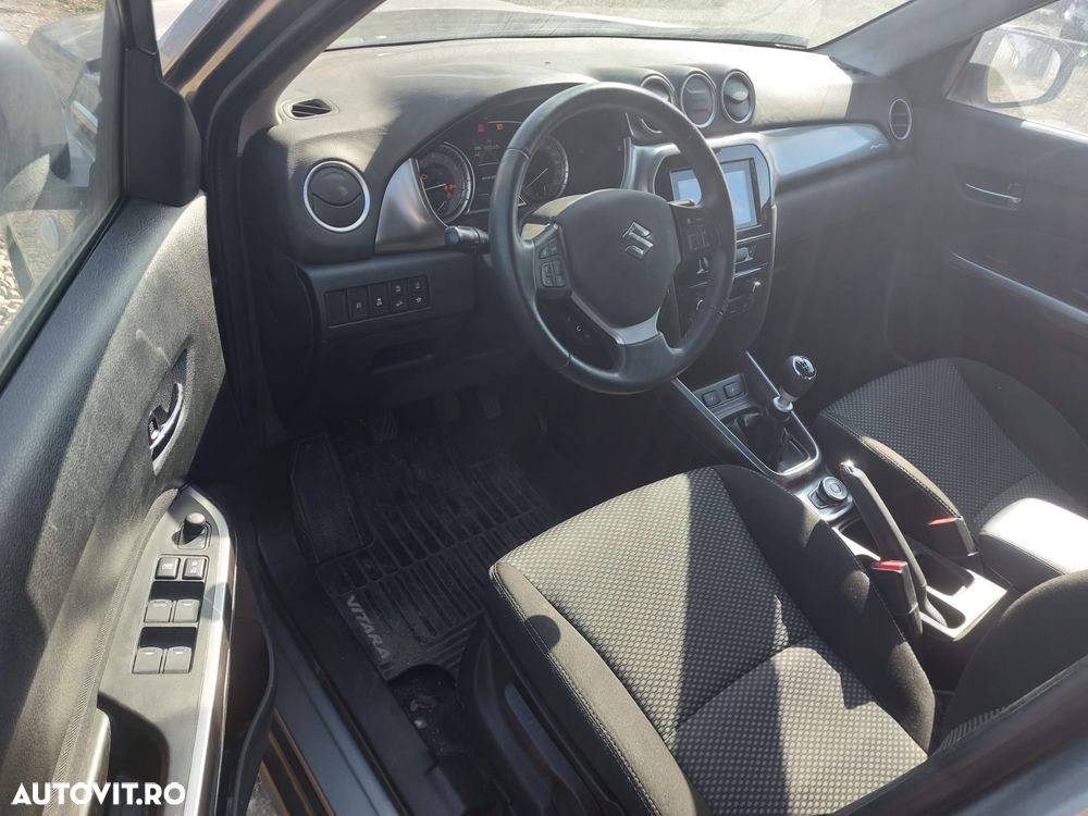 Suzuki Vitara 1.4 Boosterjet AllGrip MHEV Passion - 2