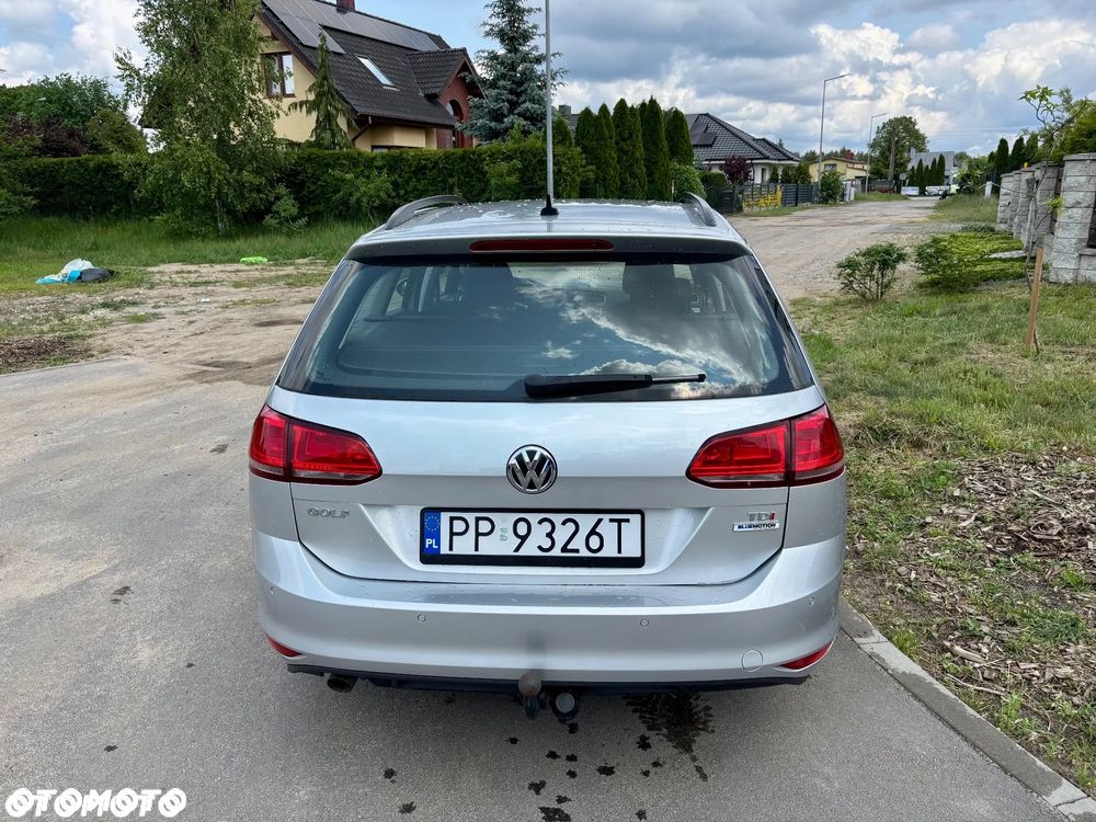 Volkswagen Golf - 6