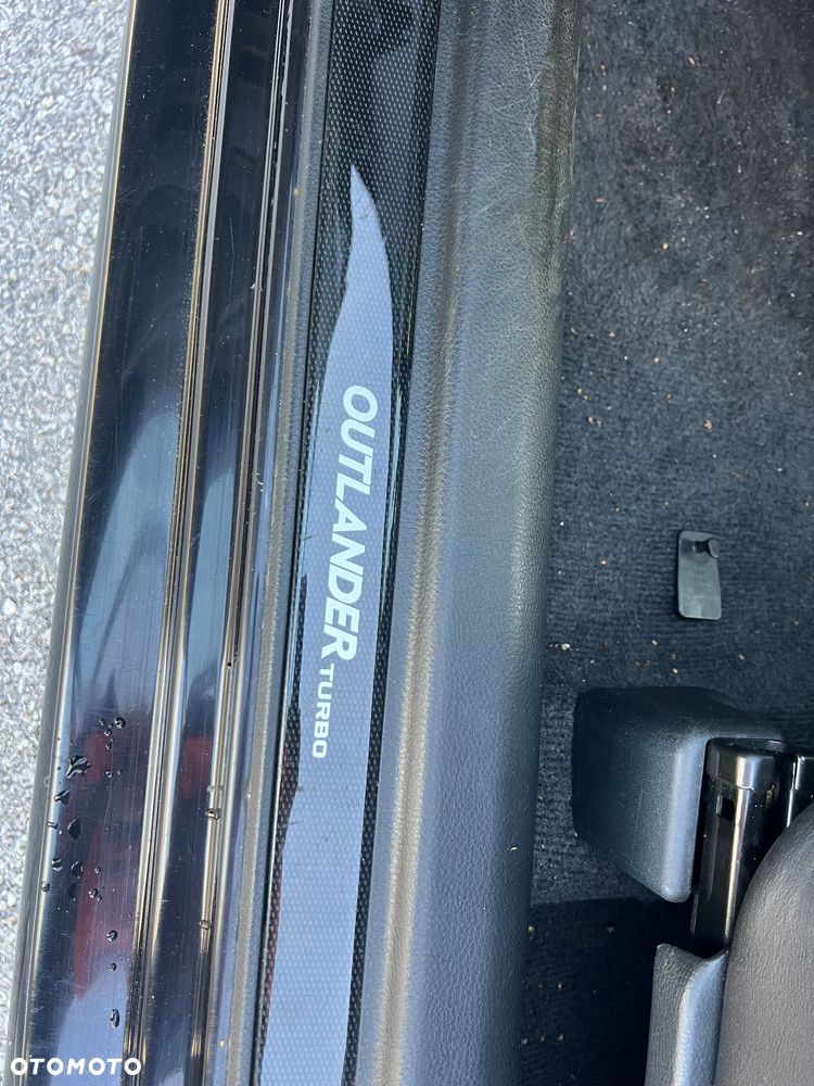 Mitsubishi Outlander 2.0 Turbo 4WD - 9