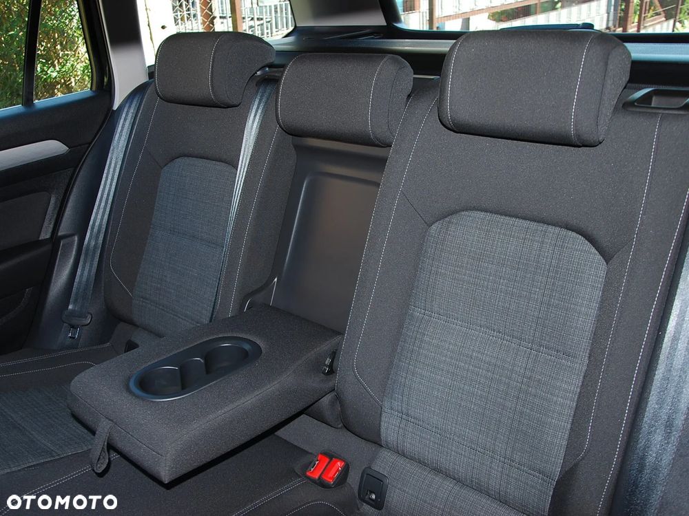 Volkswagen Passat - 9