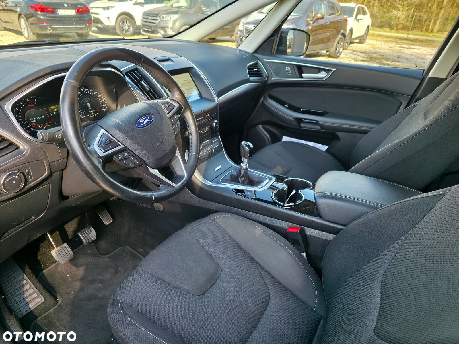 Ford S-Max - 8
