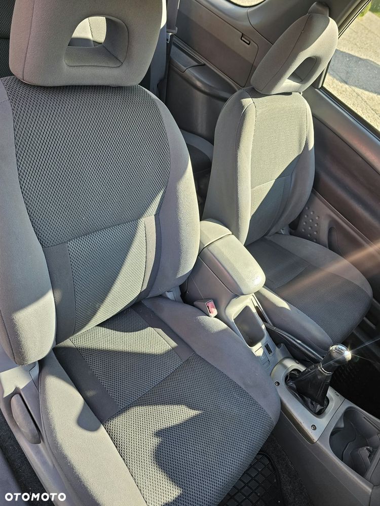 Toyota RAV4 - 9