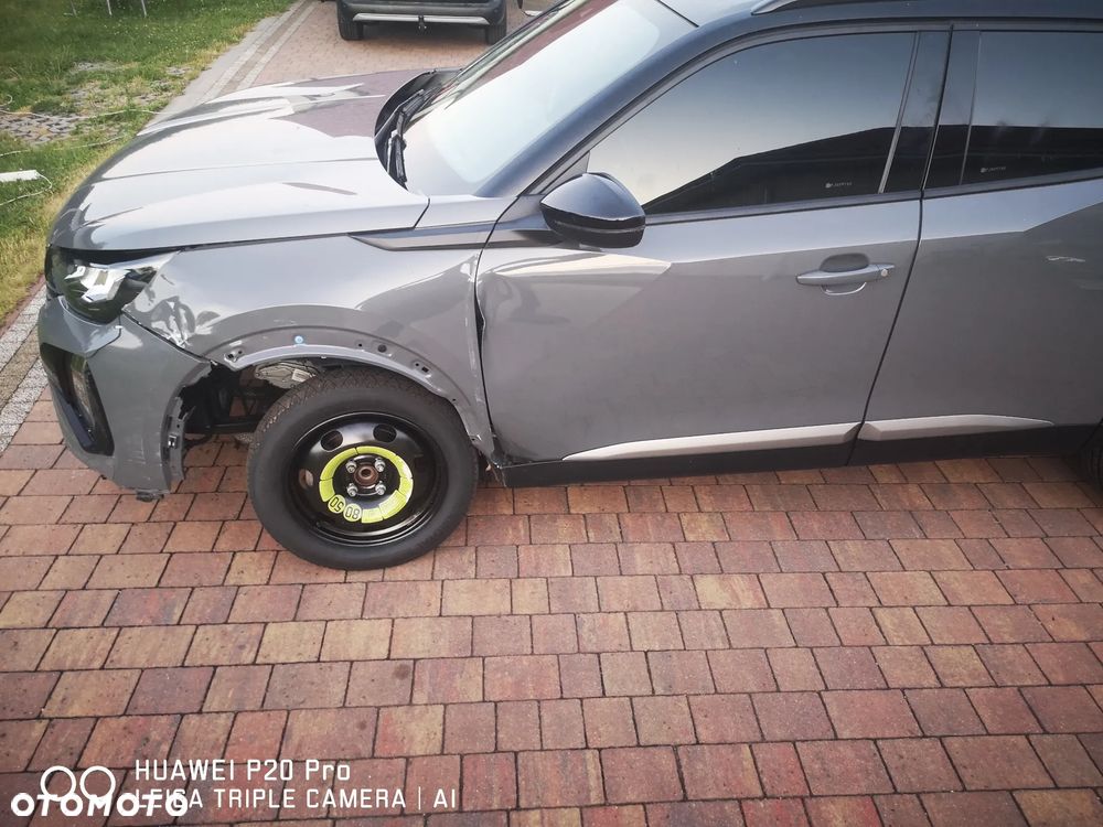 Peugeot 2008 PureTech 100 Allure S&S BVM6 - 9
