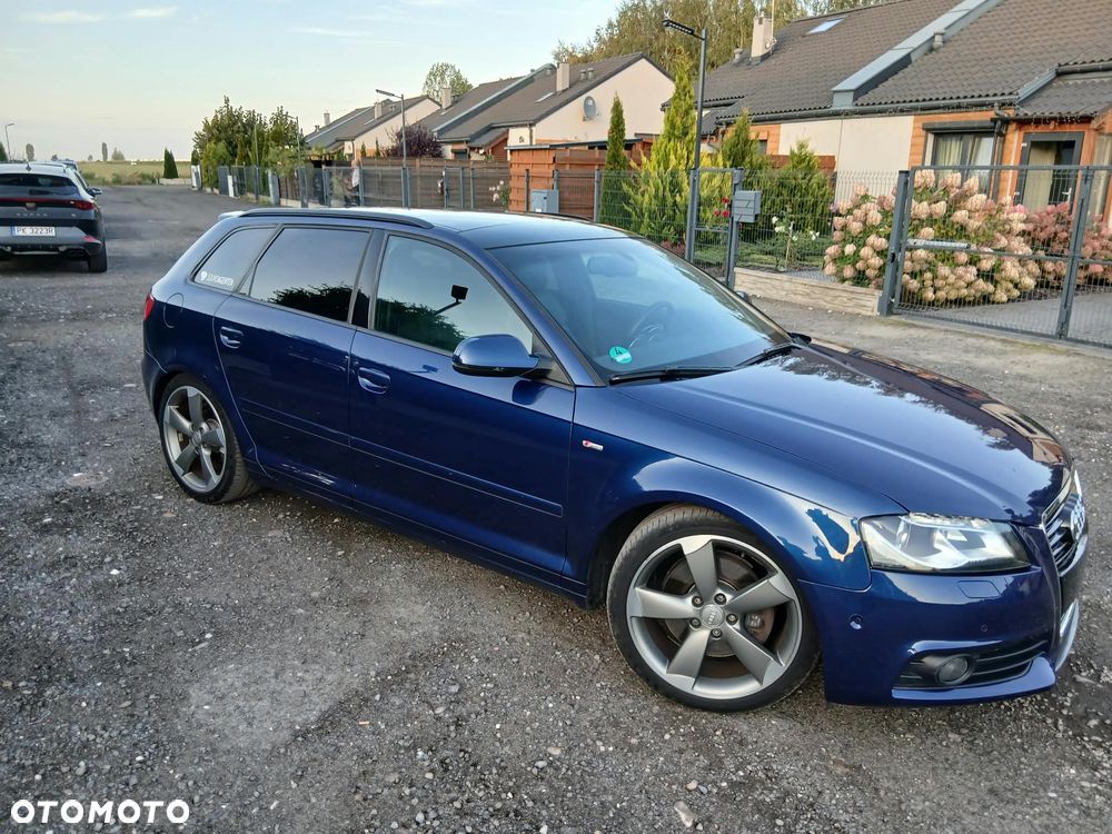 Audi A3 Sportback 2.0 TDI DPF S tronic S line Sportpaket (plus) - 2