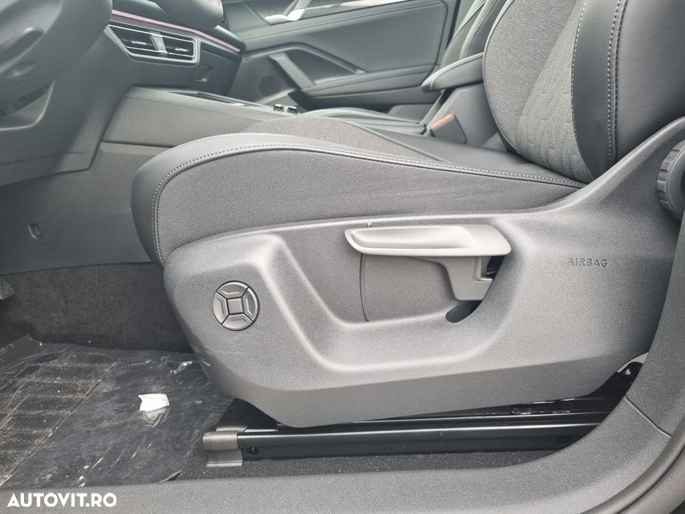Volkswagen Tiguan - 11