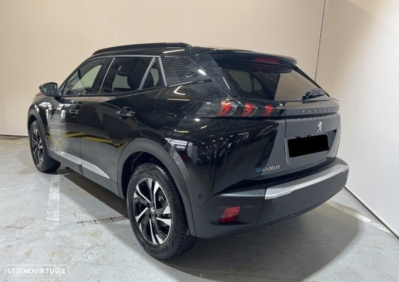 Peugeot e-2008 50 kWh GT - 10